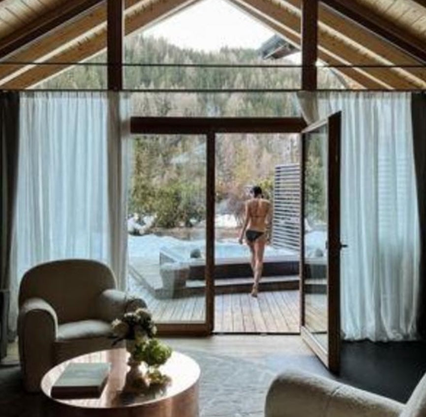 A four-and-a-half-hour bespoke journey at the Aman's spa in the Dolomites. Every massage, facial, and alpine-inspired treatment is curated to relax, rejuvenate, and energize — a true spa omakase experience.