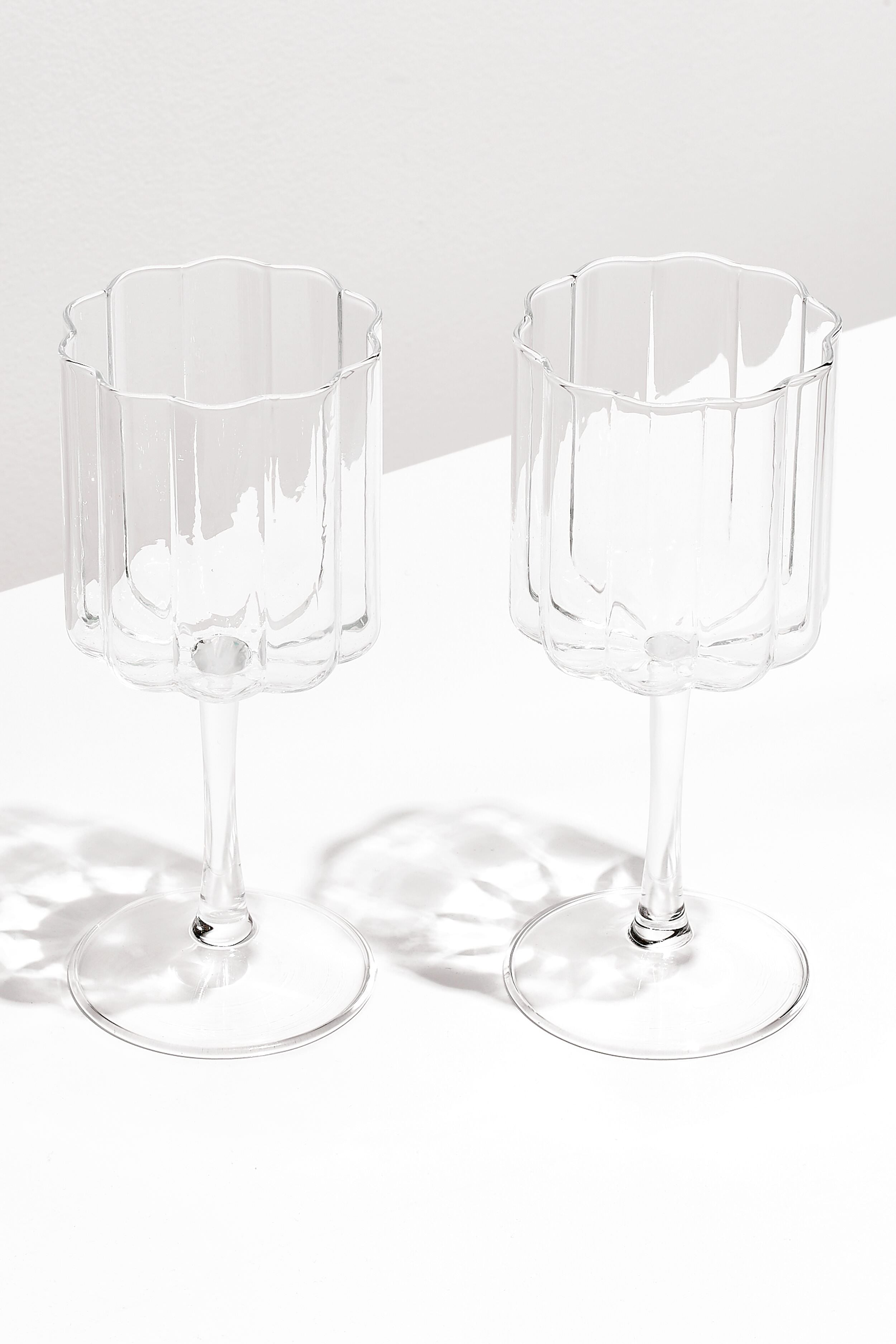 Clear Wave Wine Glasses (Set of 2) | FAZEEK