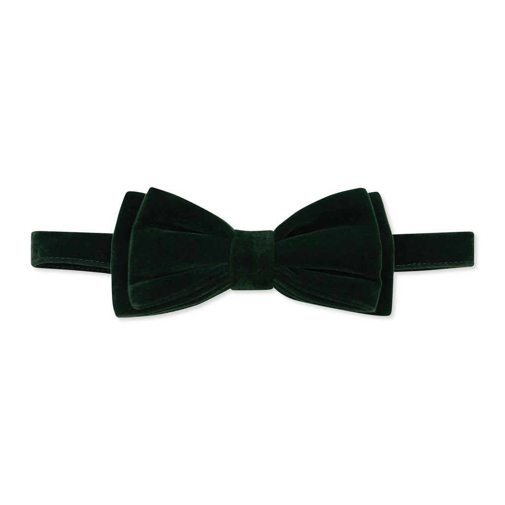 Boys’ Baker Bow Tie in rich Grafton Green Velvet, featuring a classic pre-tied silhouette and adjustable neckband.