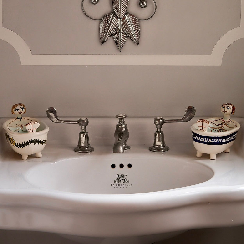 Pair of Michelangelo & Bianca Bath Soap Dishes
