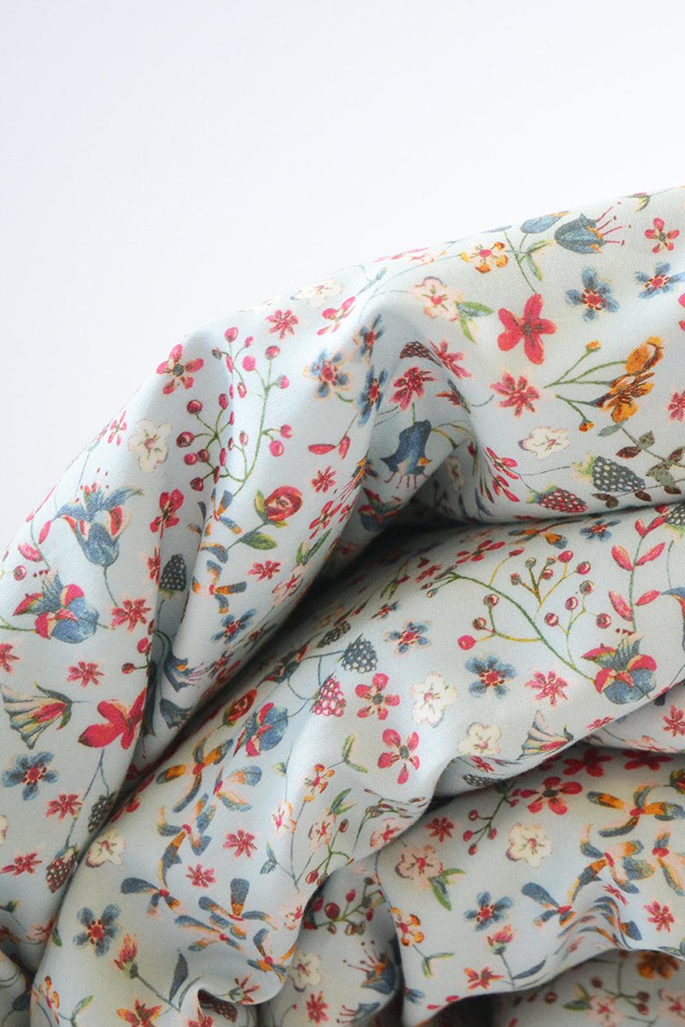 Bedding made with Liberty Fabric DONNA LEIGH SILVER - Coco & Wolf