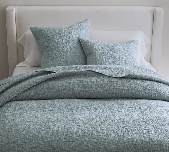Belgian Flax Linen Floral Stitch Quilt (Chambray King)