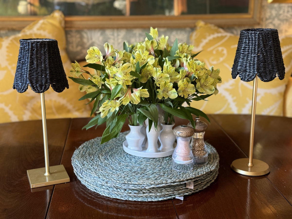 Small Seagrass Shade Cover Scalloped in Black