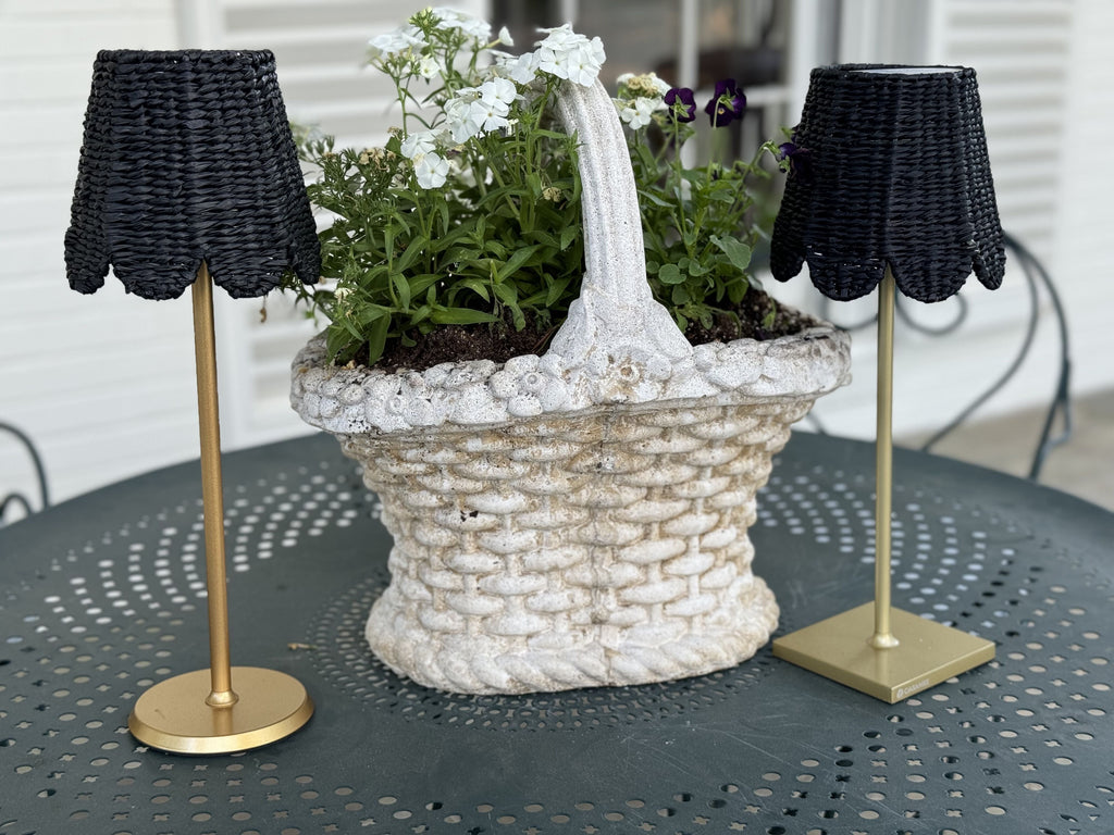 Small Seagrass Shade Cover Scalloped in Black