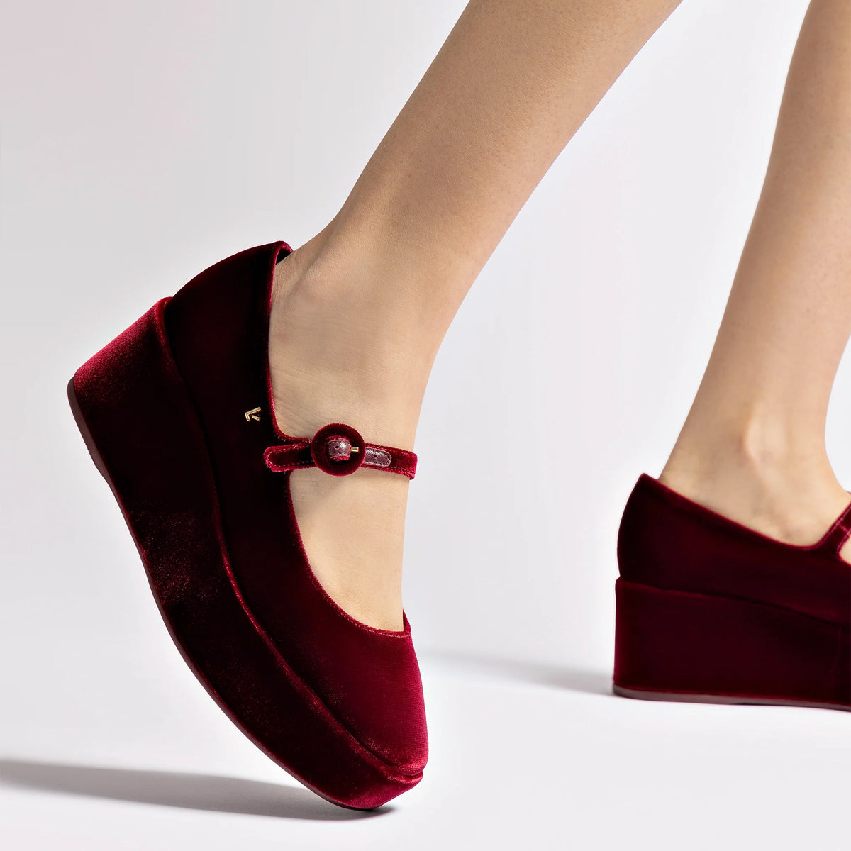 Blair Flatform In Wine Velvet