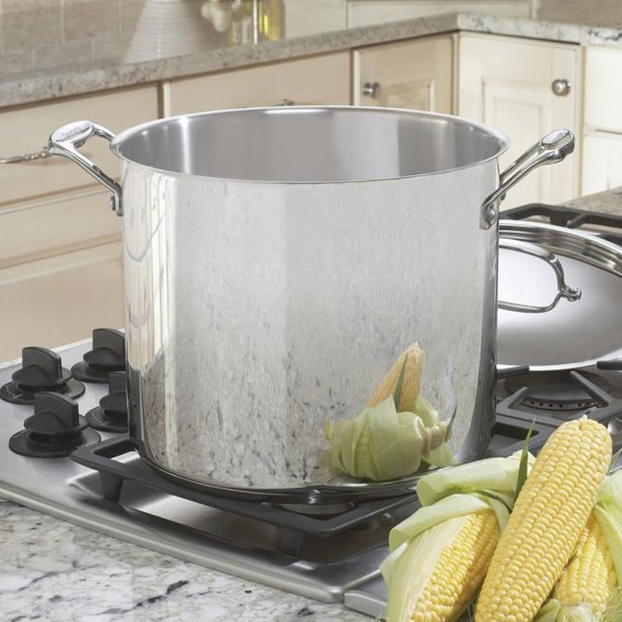 Chef's Classic® Stainless 12 Quart Stockpot with Cover in Stainless Steel
