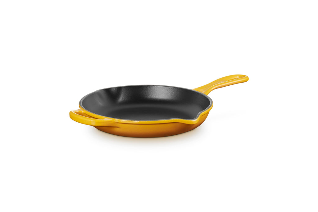 Le Creuset Signature Round Skillet, 9 in., Nectar