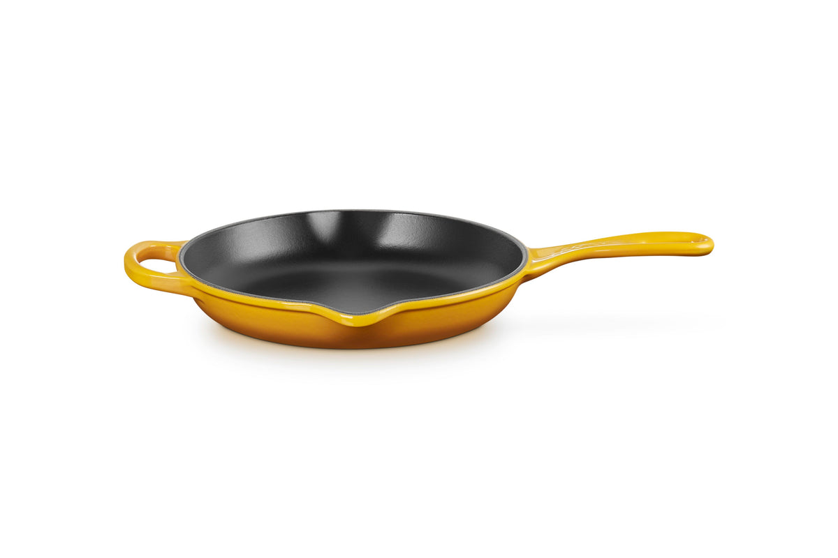 Le Creuset Signature Round Skillet, 9 in., Nectar