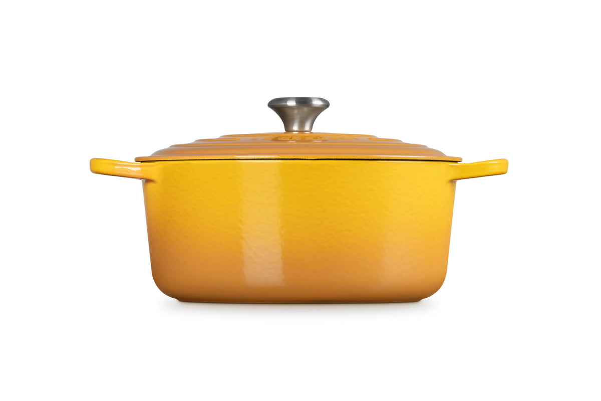 Le Creuset Signature Round Dutch Oven, 7.25 qt., Nectar