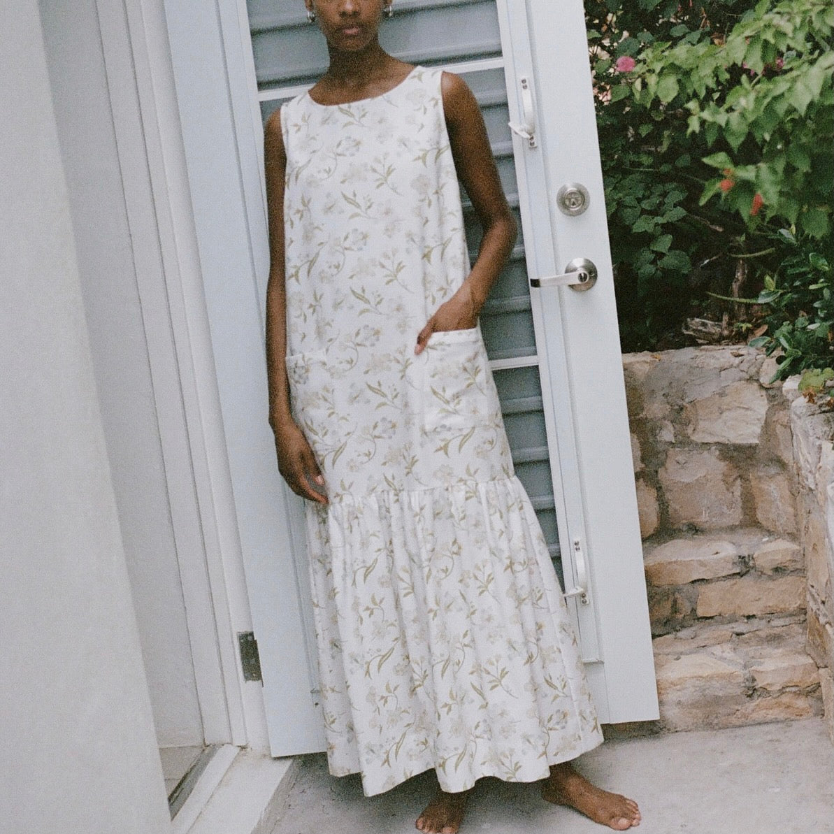 Shift Dress with Belt in White Hibiscus