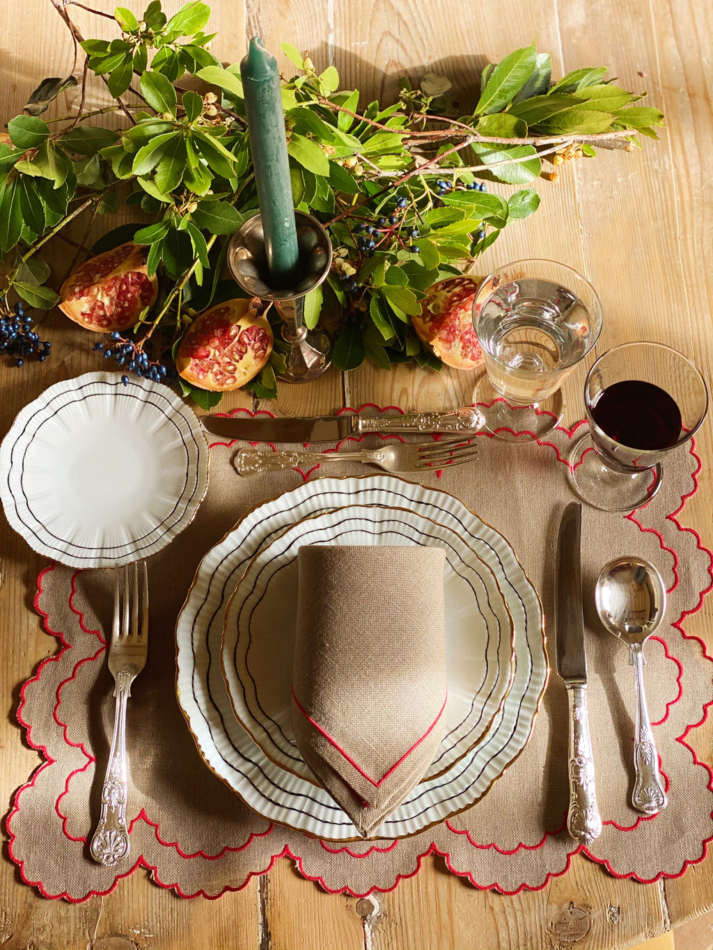 Bilbao Linen Placemat in Beige with Red