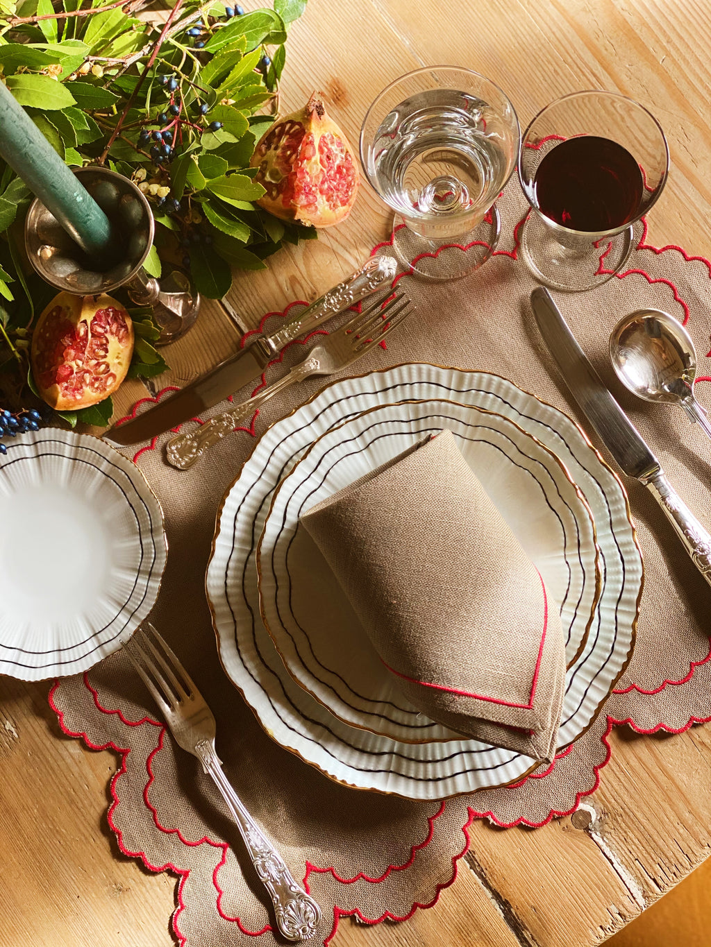 Bilbao Linen Placemat in Beige with Red