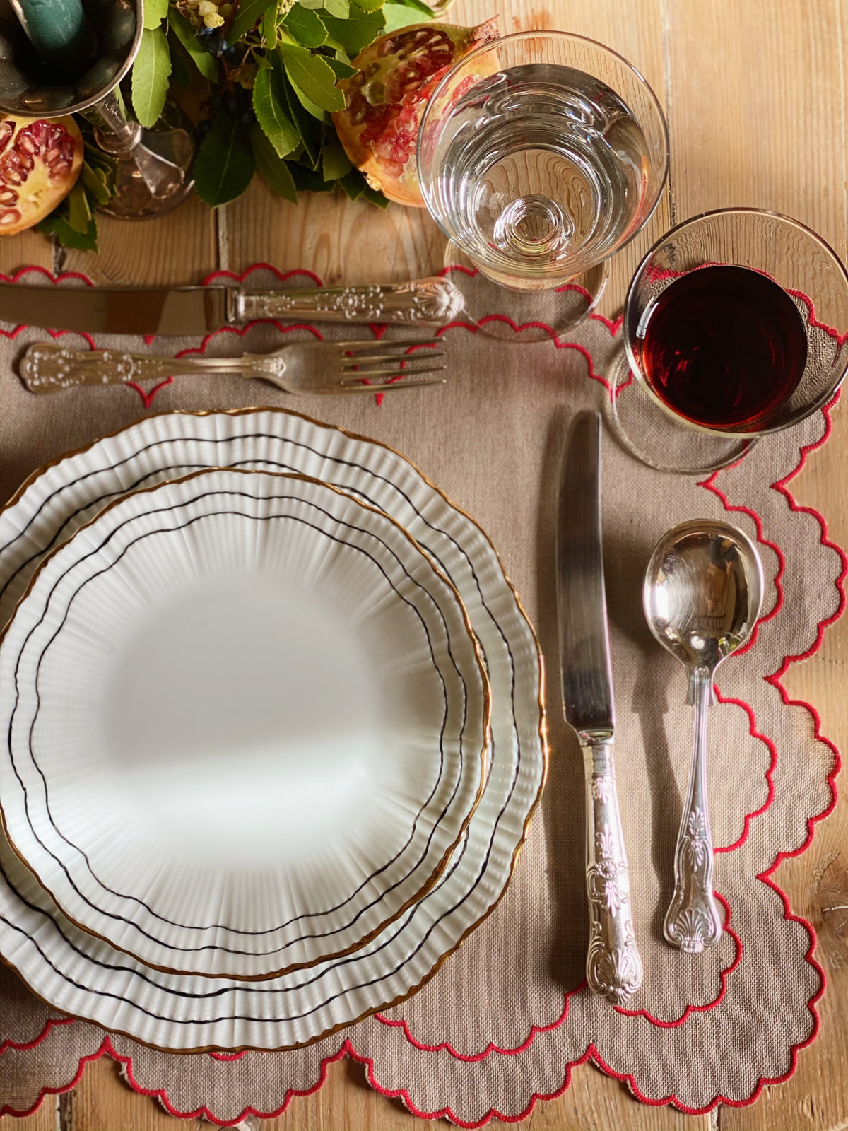 Bilbao Linen Placemat in Beige with Red