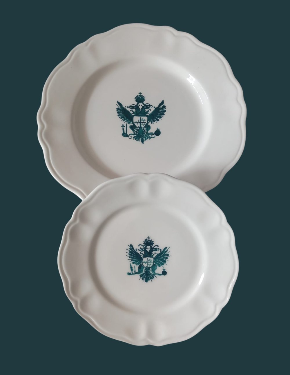 Hand-Painted Crest Plate, Set of 6