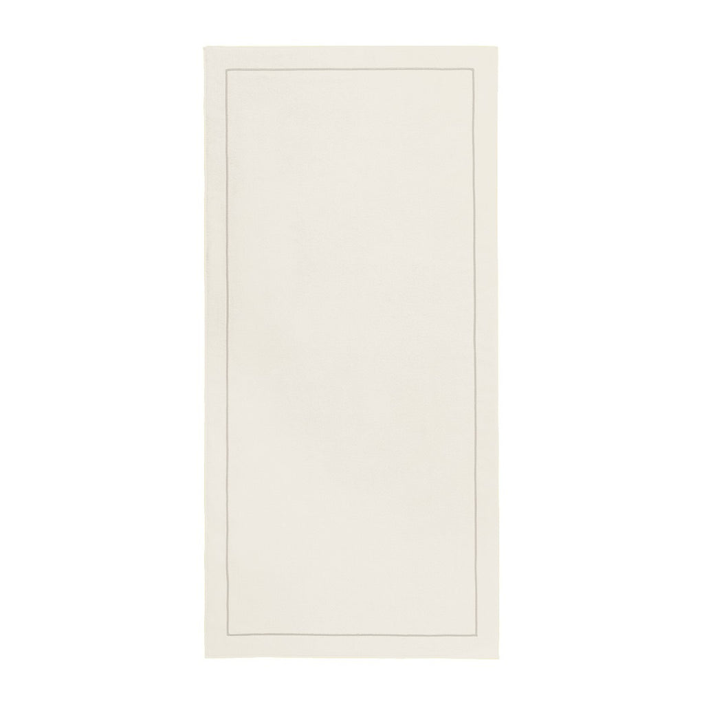 Croisiere Beach Towel