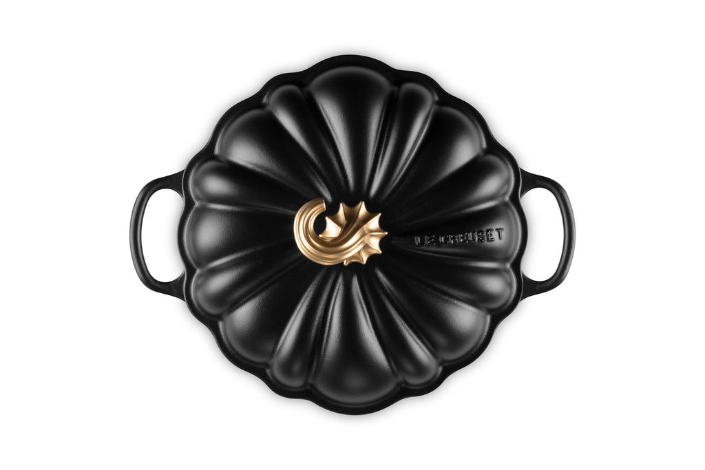 Le Creuset Signature Pumpkin Cocotte, 4 qt., Licorice