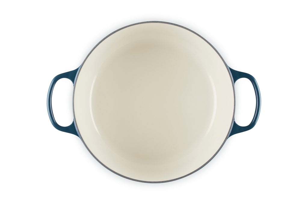 Signature Round Dutch Oven 7.25qt  in Nuit