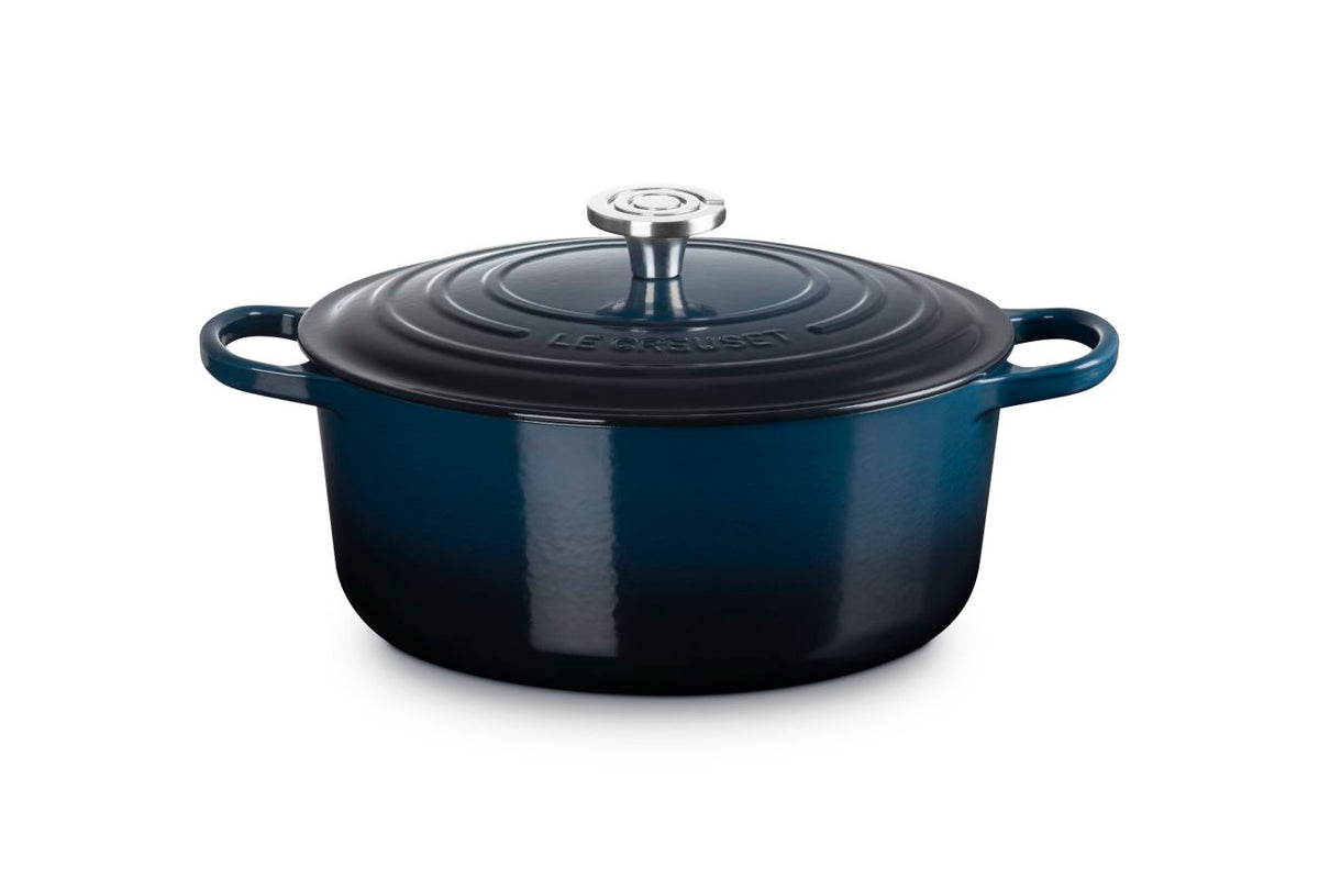 Signature Round Dutch Oven 7.25qt  in Nuit