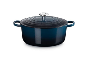 Signature Round Dutch Oven 7.25qt  in Nuit