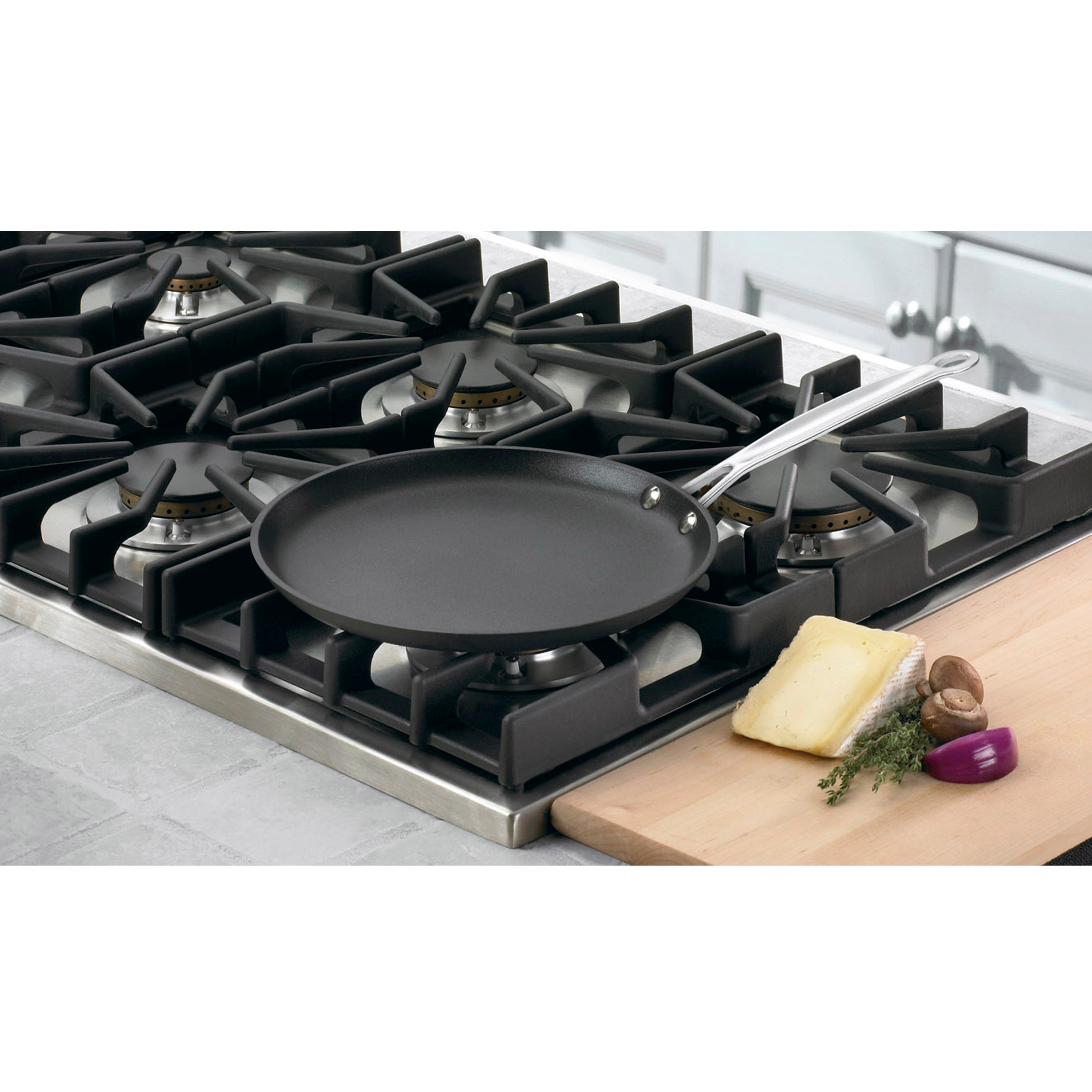 Chef's Classic® Nonstick Hard Anodized 10" Crêpe Pan in Black