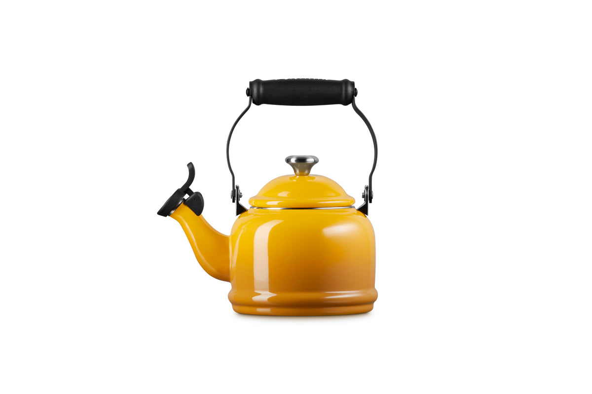 Le Creuset Demi Kettle, 1.25 qt., Nectar