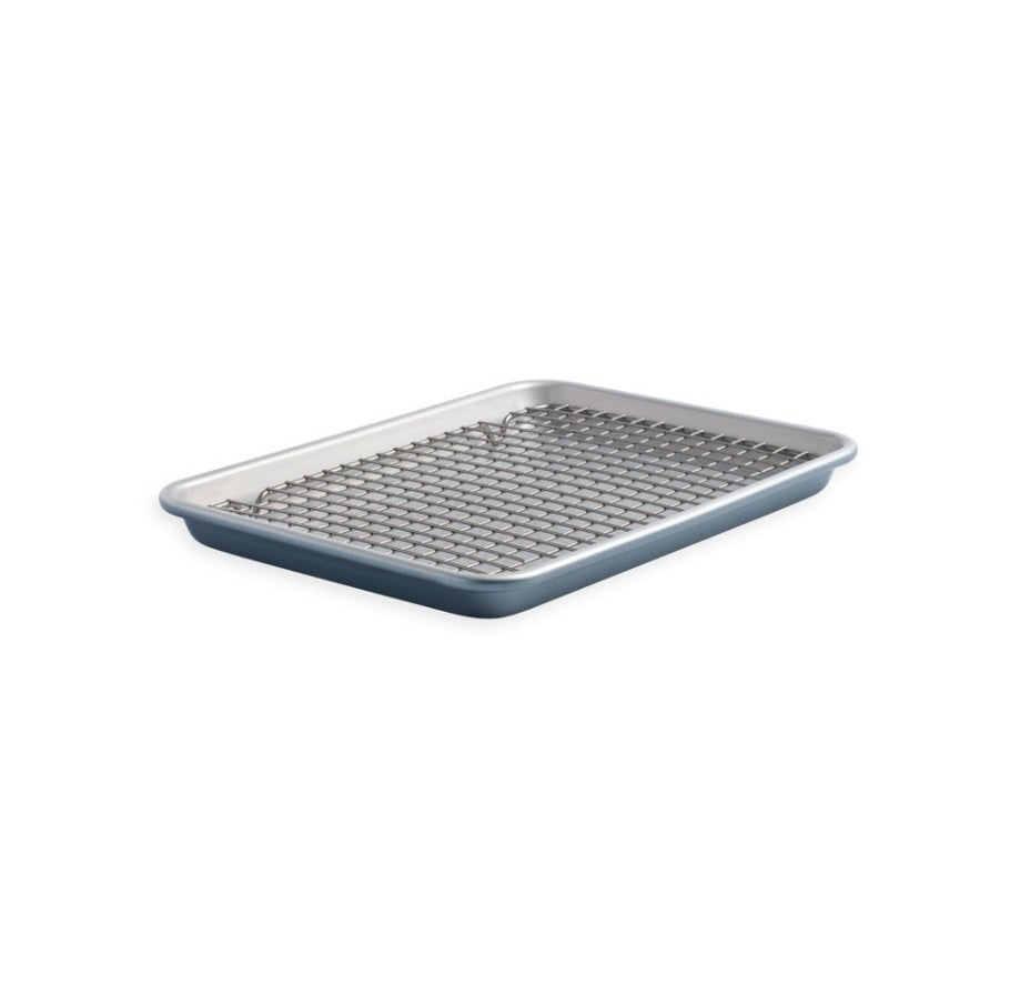 Brilliant Quarter Sheet with Oven-Safe Nonstick Grid