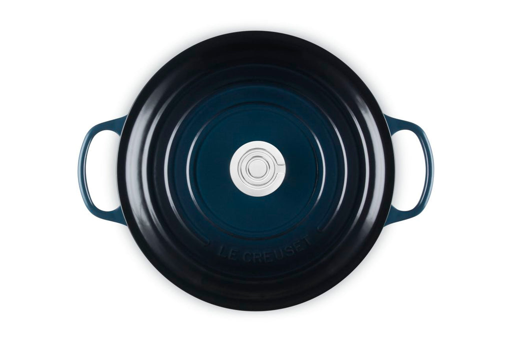 Signature Round Dutch Oven 7.25qt  in Nuit
