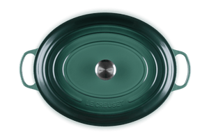 Signature Oval Dutch Oven in Artichaut 15.5 qt.