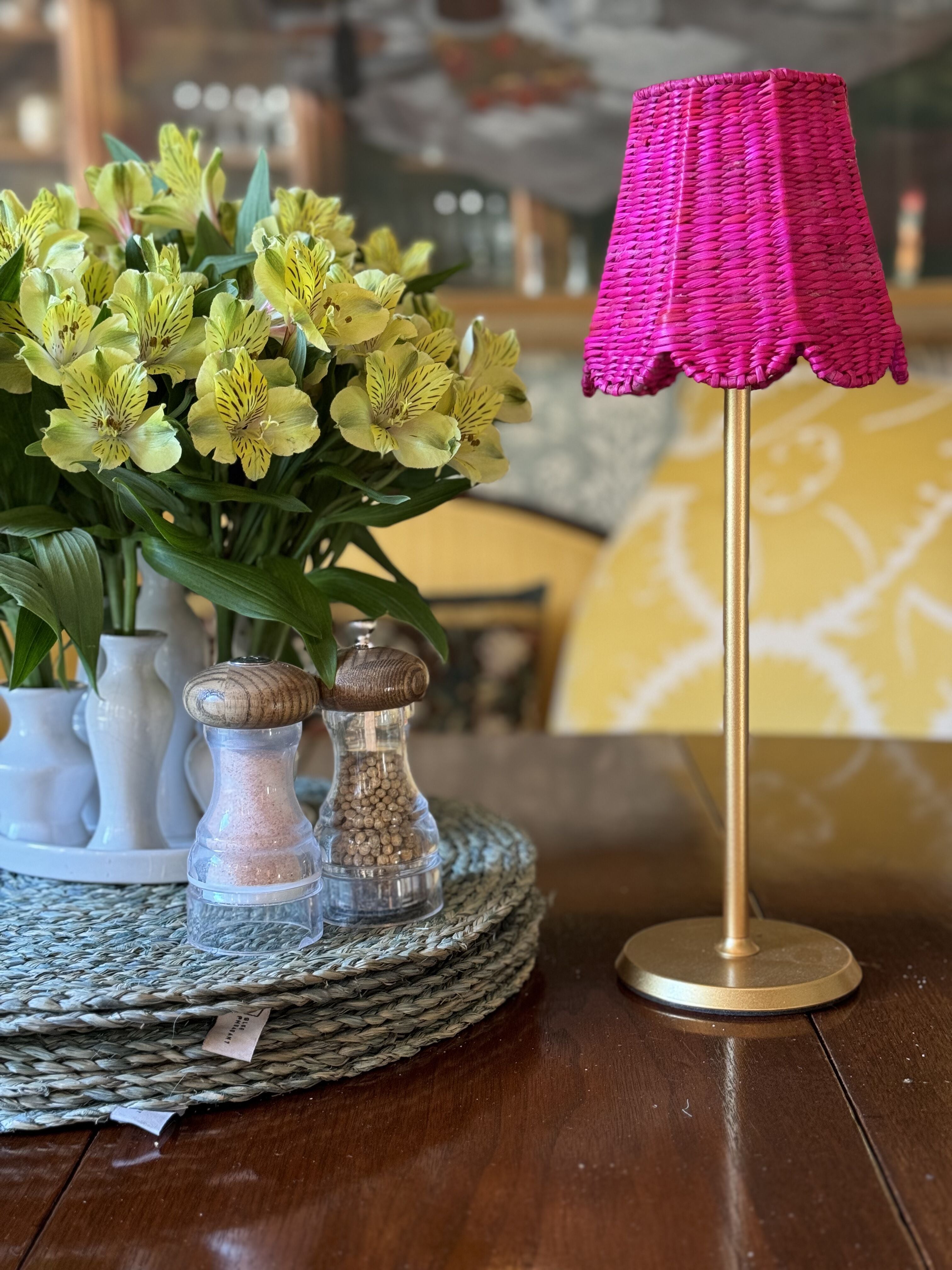 Small Seagrass Shade Cover Scalloped in Fuchsia