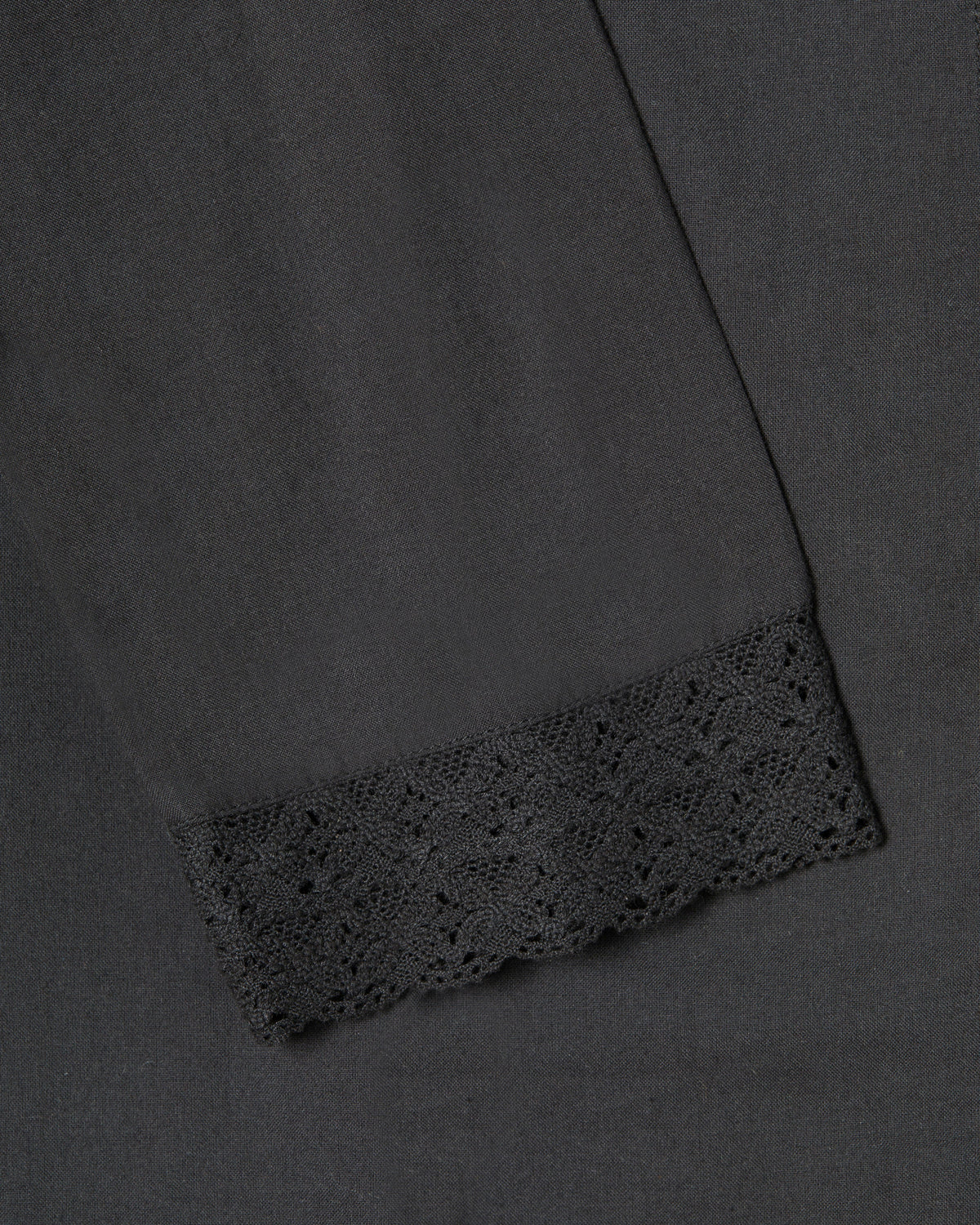 kinderbrook garden dress in black macro shot