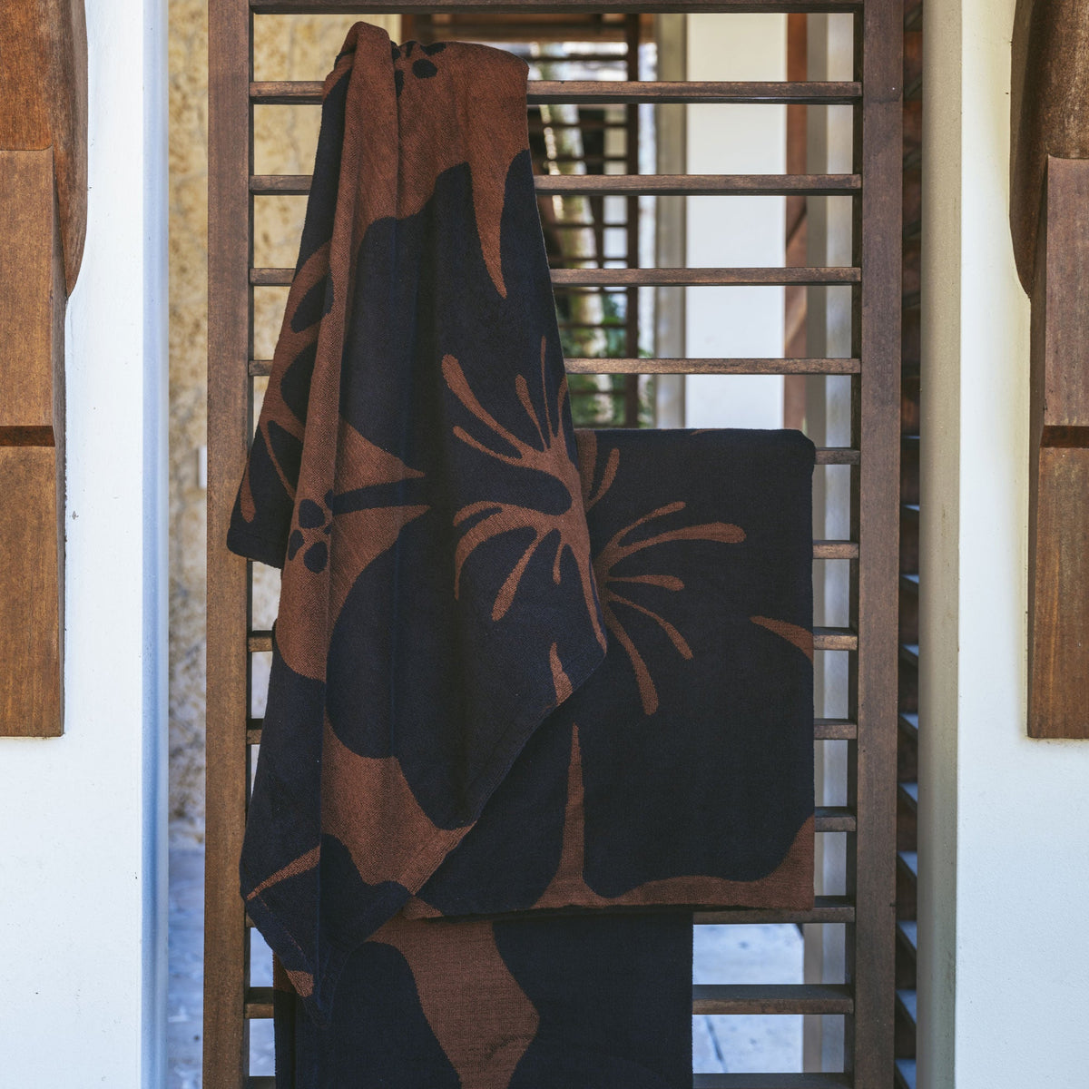 Black/Brown