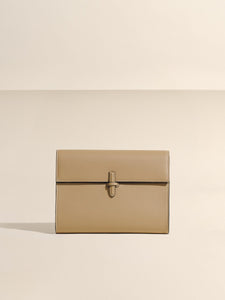 The Large Soft Clutch in Nappa Oyster