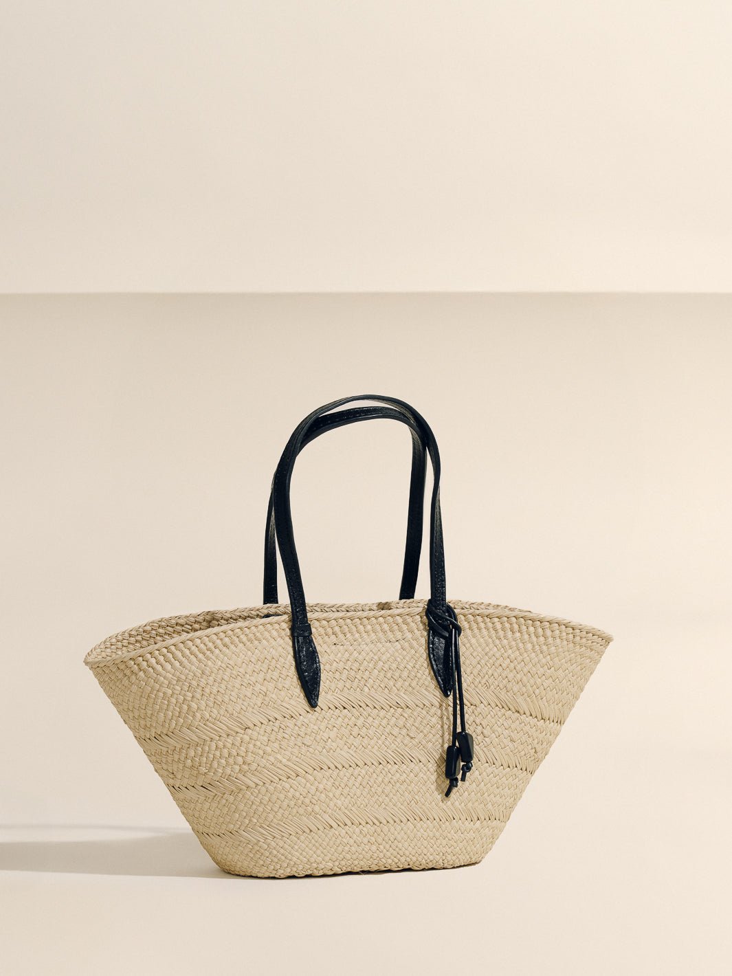 #color_taupe-black