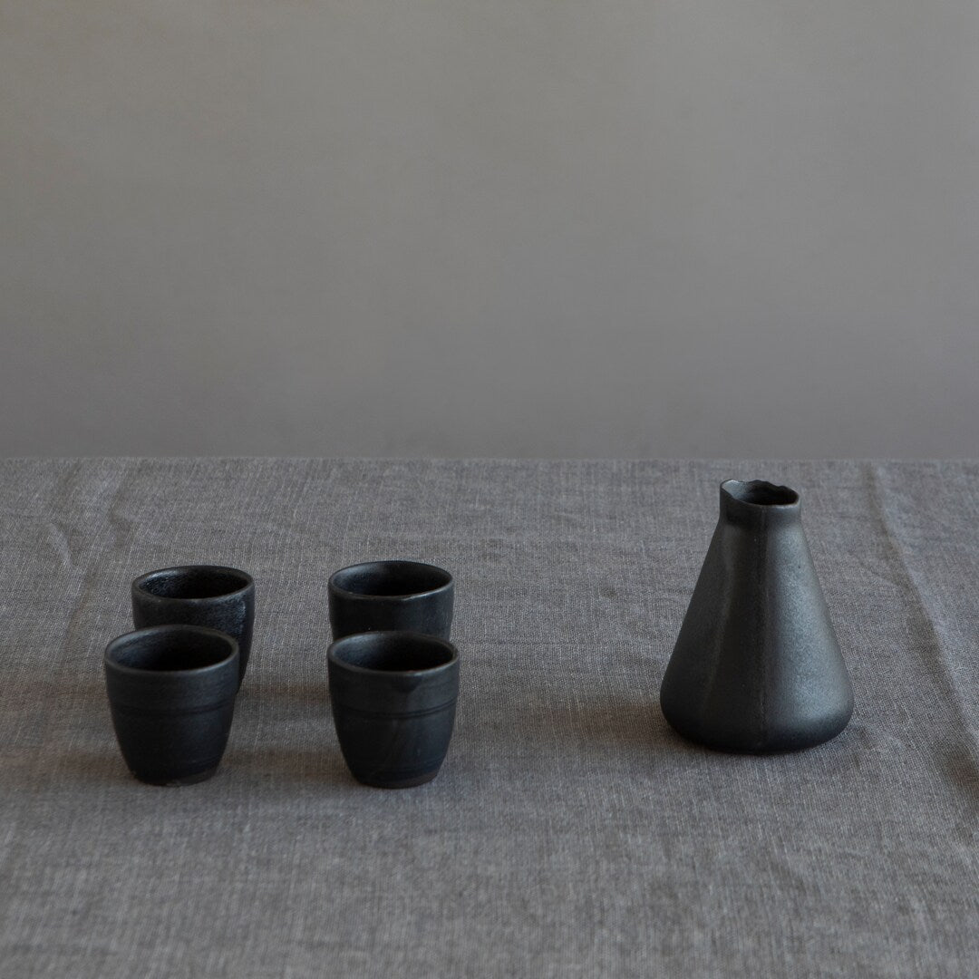 Black Sake Cups and Bottle Set (Black)