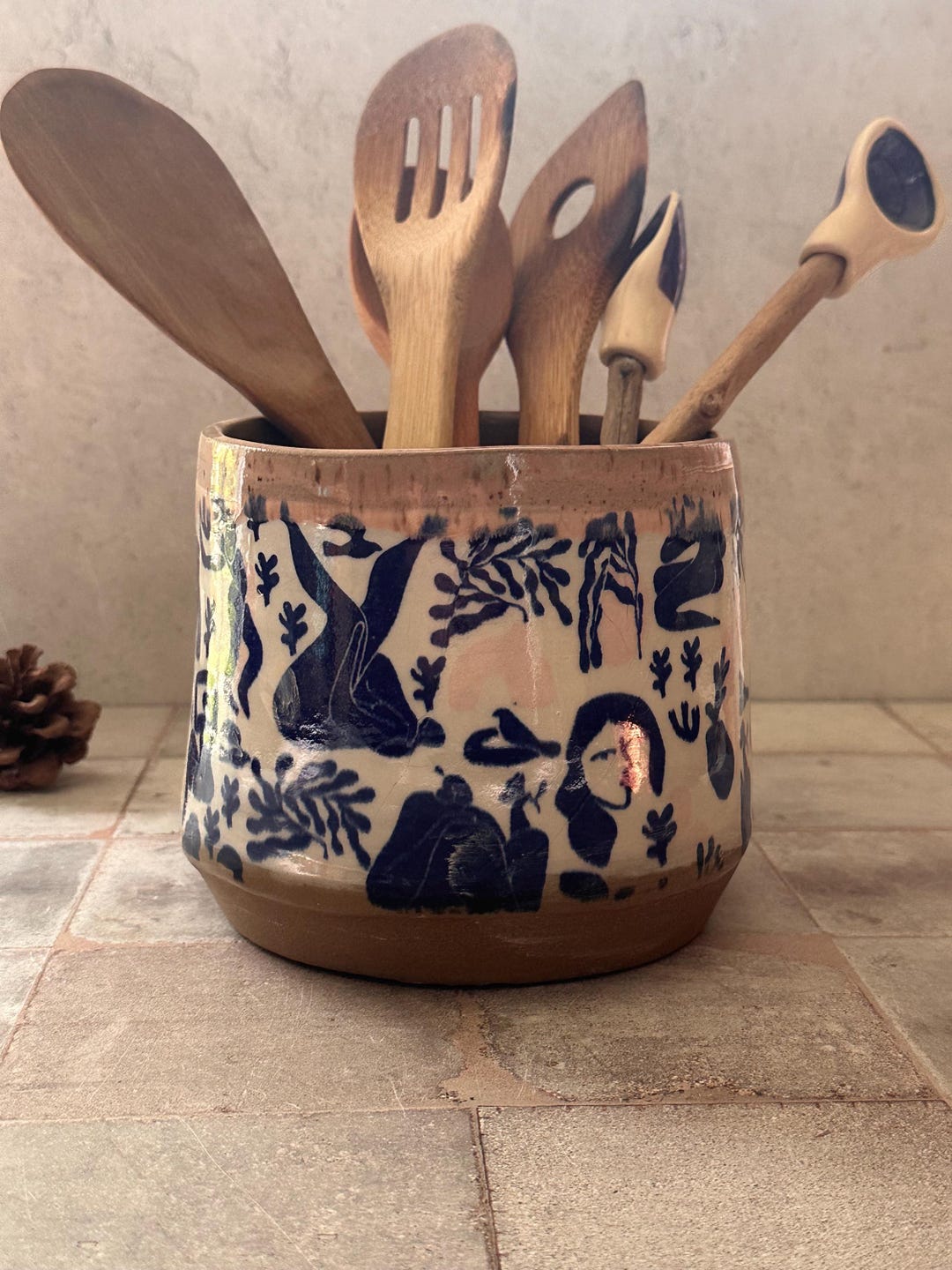 Ceramic utensil holder, Matisse inspired dancing ladies pink and blue