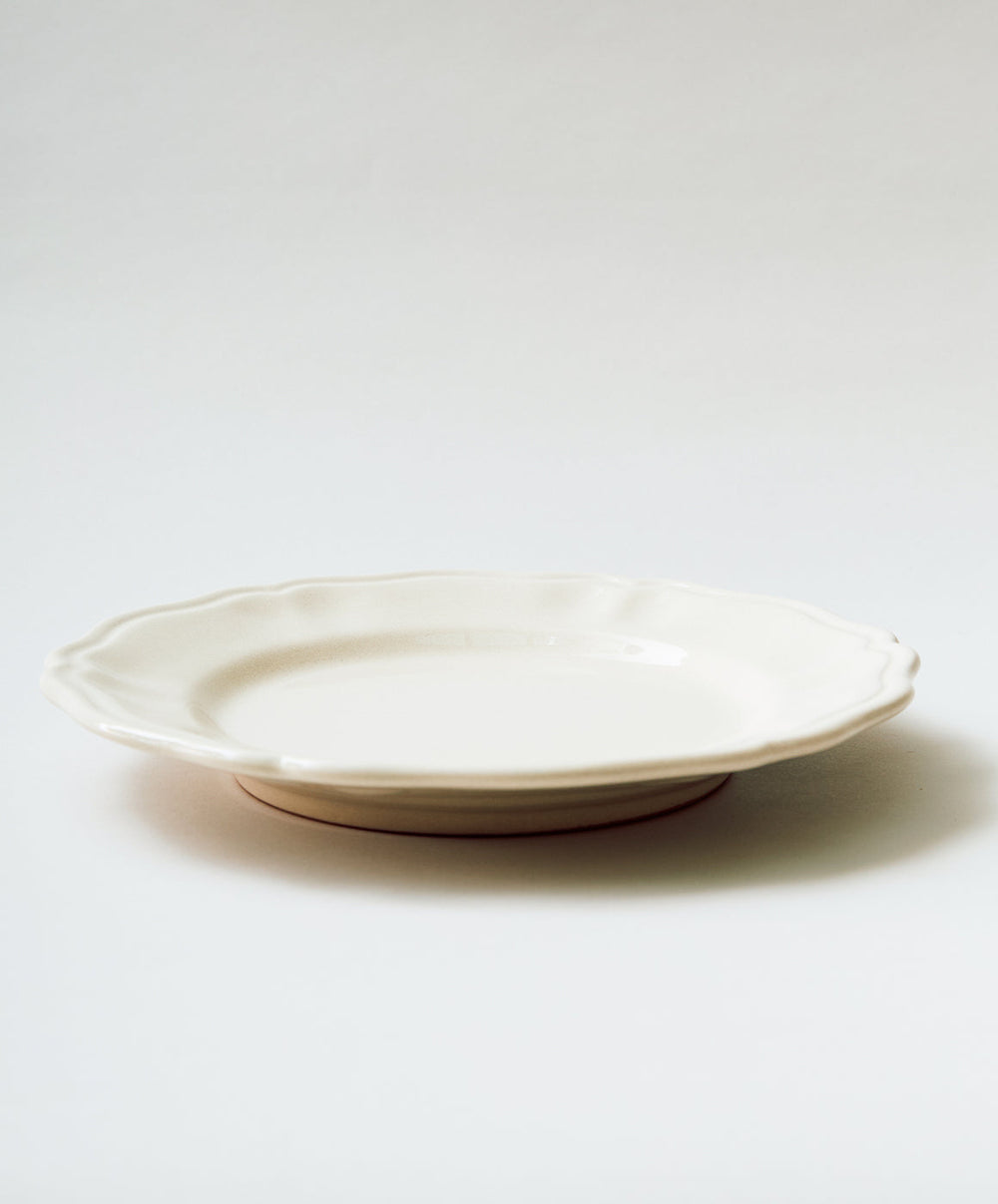 Flora Dinner Plate in Classico