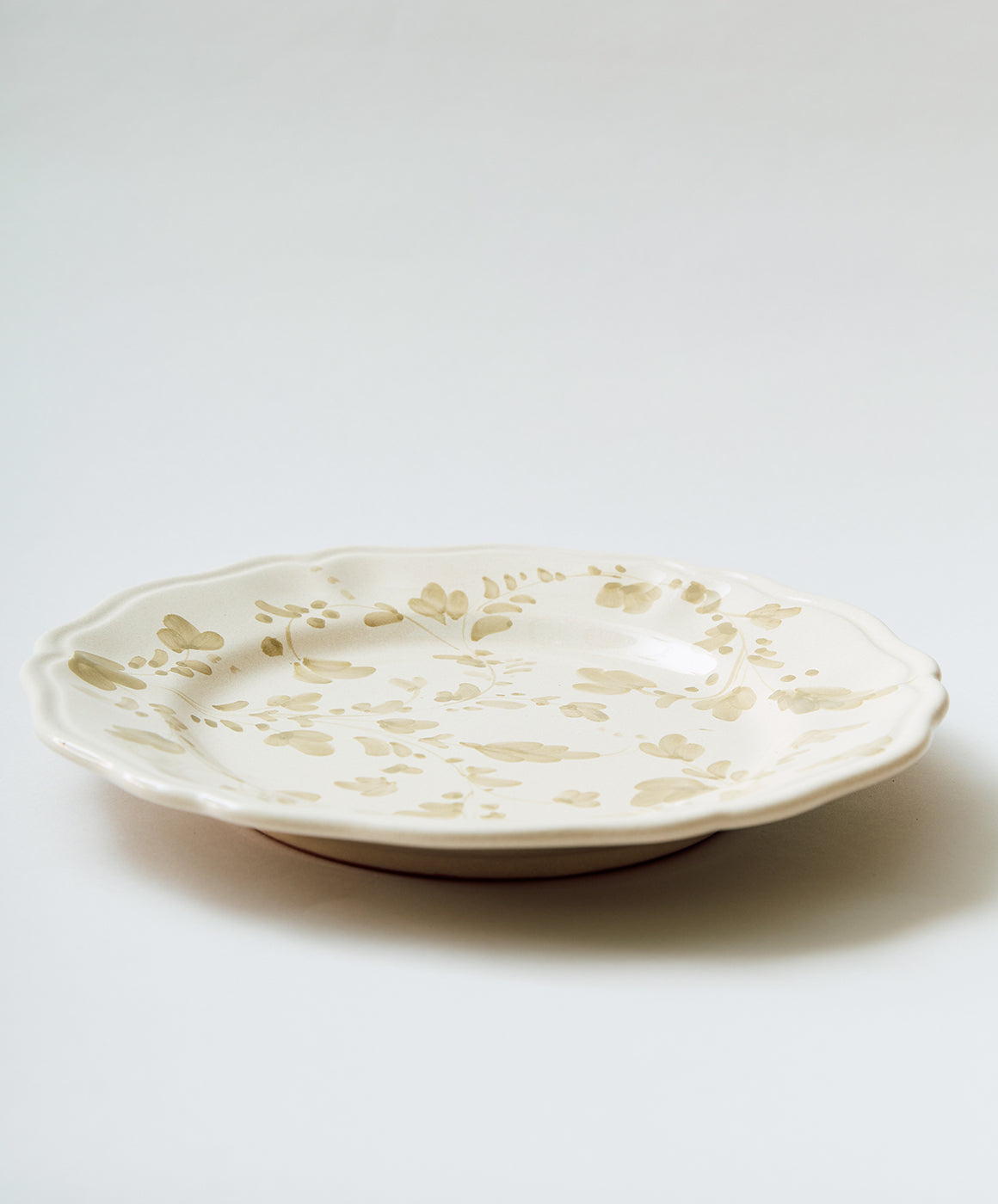 Flora Dinner Plate in Ecru