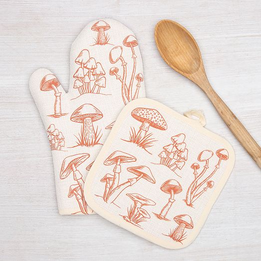 Counter Couture Mushroom Oven Mitt & Pot Holder