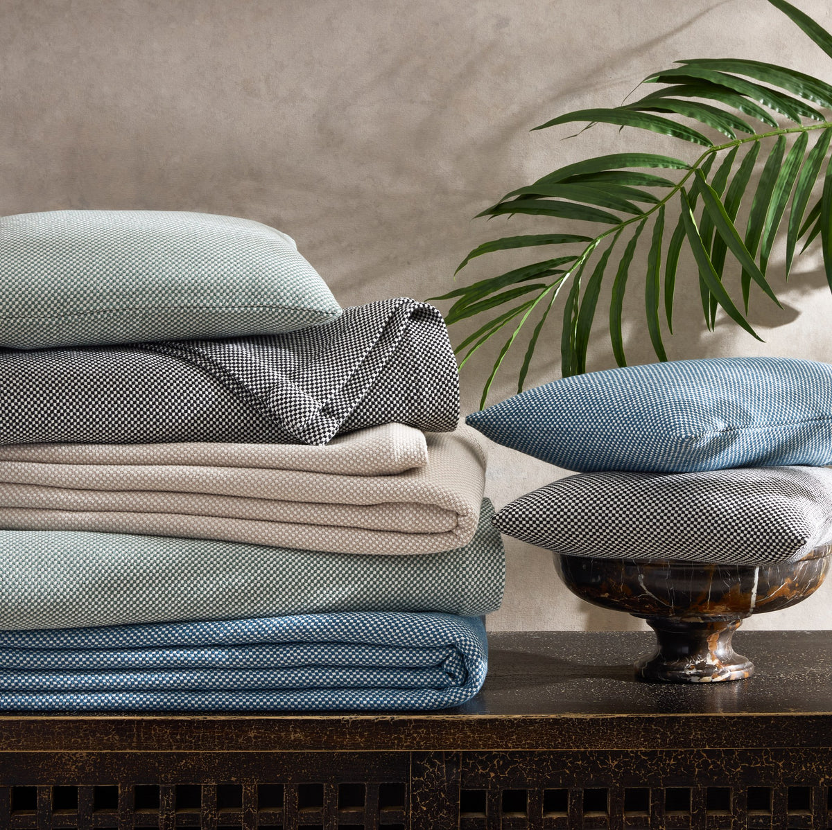 Jackson collection folded stack