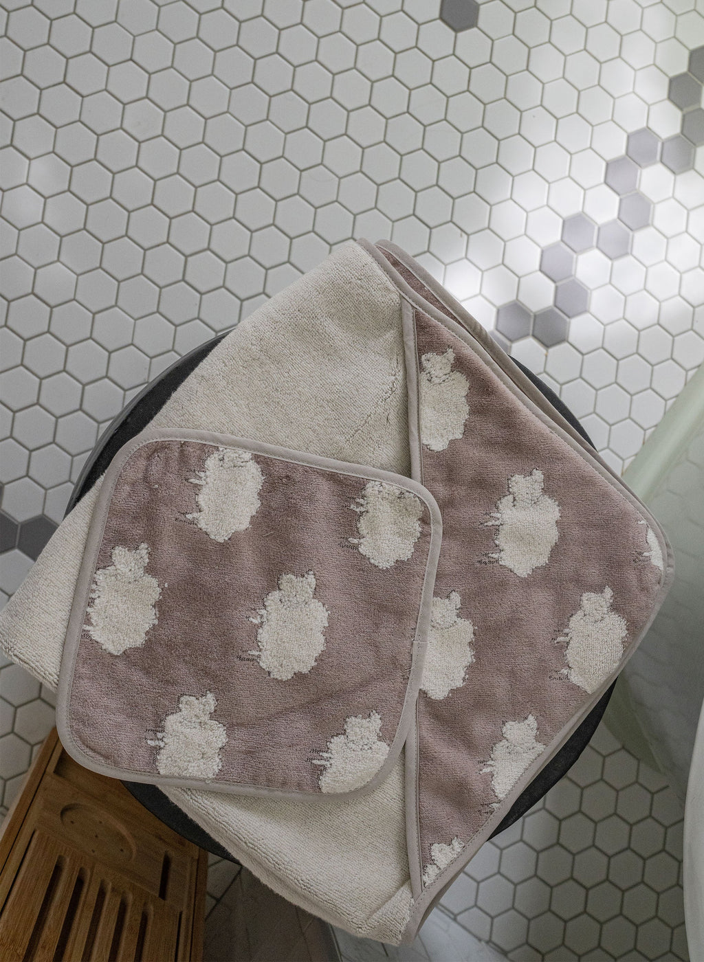 Hooded Bath Towel - Sweet Sheep Jacquard