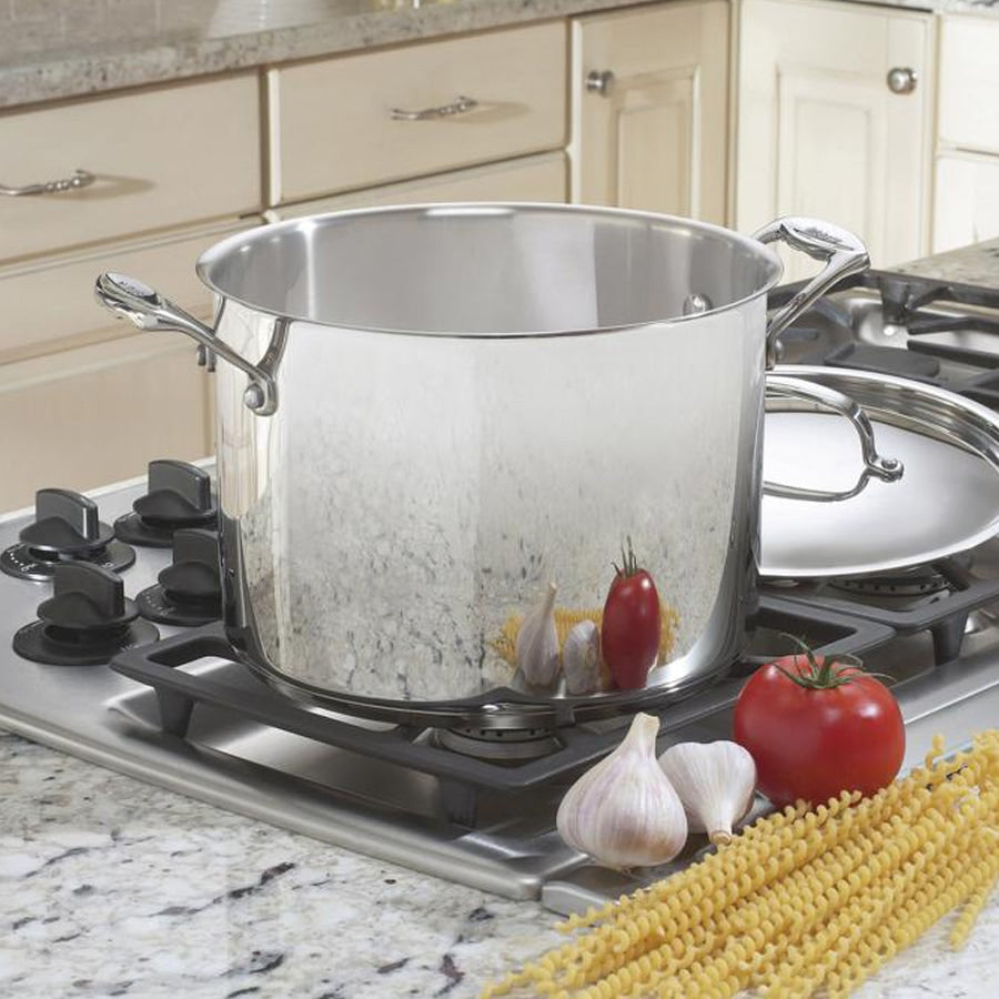 Chef's Classic® 8 Quart Stockpot with Cover in Stainless Steel
