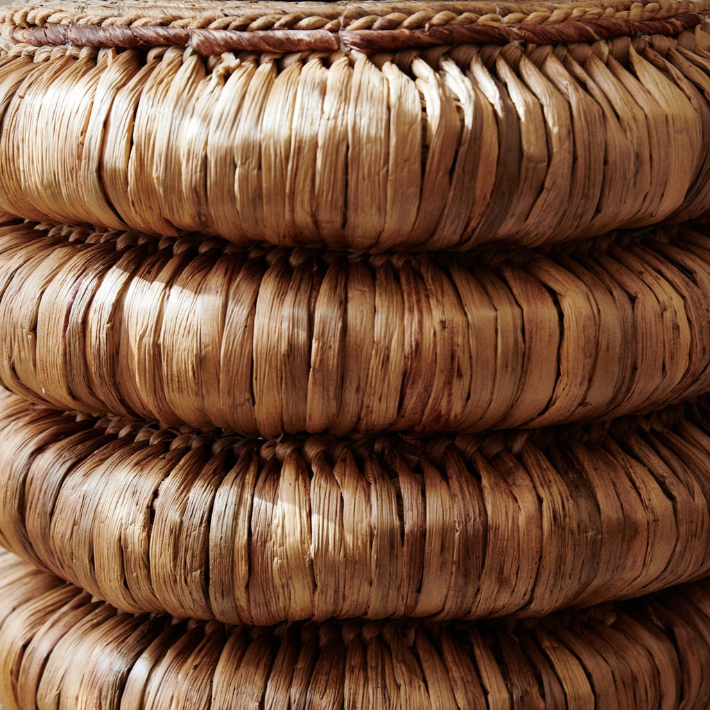 sol side table detail