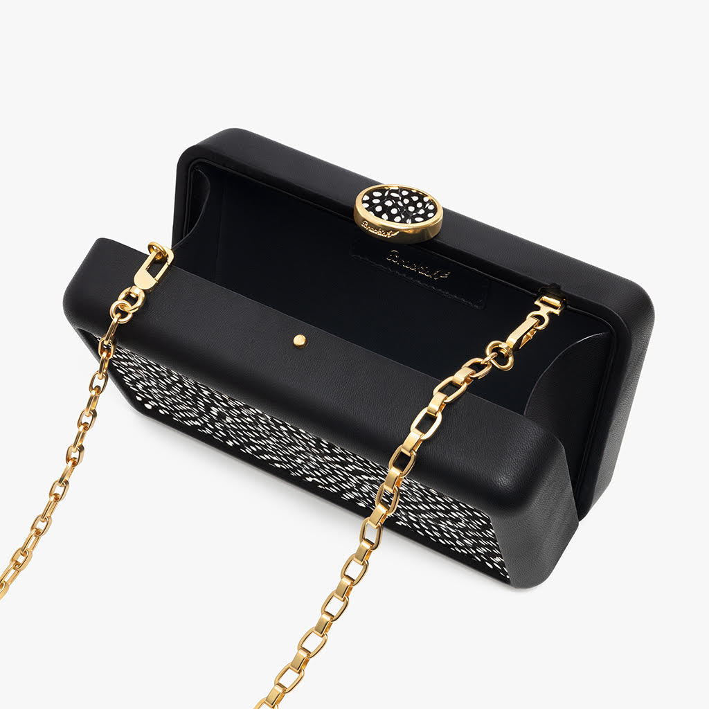 Le Marais Clutch in Guinea