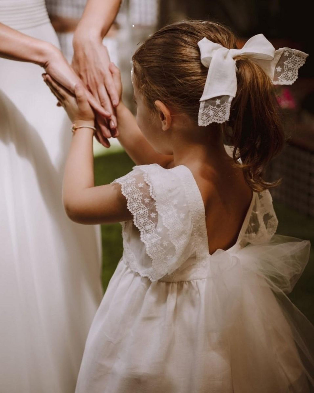 Lea - Flower girl dress off-white linen and  V-shaped back