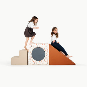 London ¥ Nightfall ¥ Rust ¥ Millet@kids playing on the london block playset