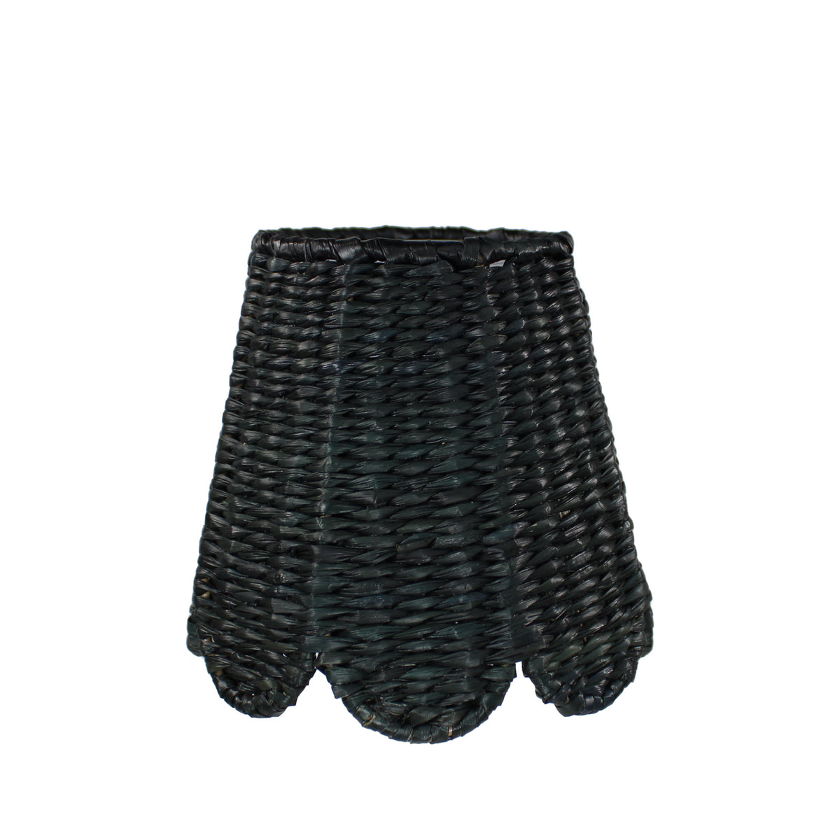 Small Seagrass Shade Cover Scalloped in Black