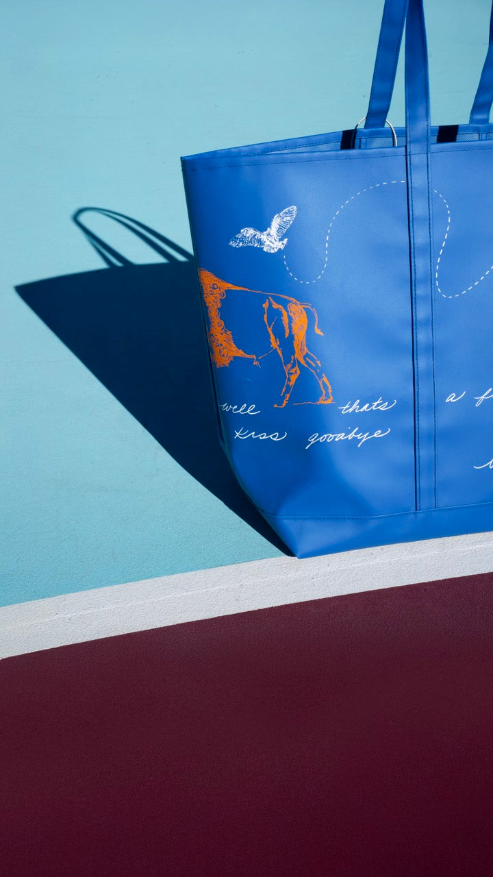 Creature Encounters Carryall in Blue