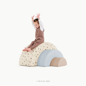 Peter Rabbitª ¥ Our Beatrix Blue ¥ Millet@little boy playing on arc playset
