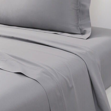 Triomphe Bedding Collection in Platine