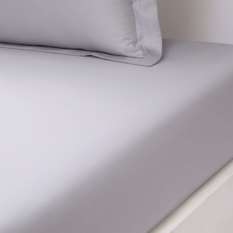 Triomphe Bedding Collection in Platine